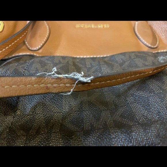 Used Coach bag, see pictures for arm strap needs to be fixed - Picture 8 of 8